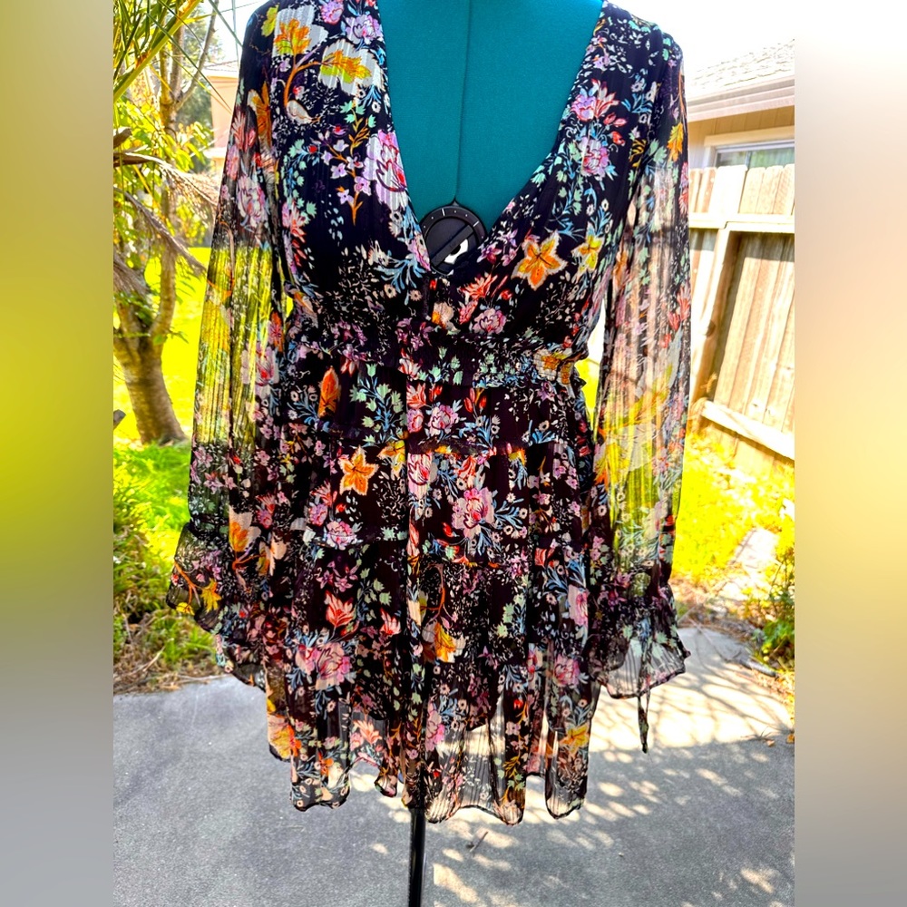 Free people doll top/dress. Smal